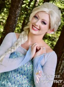 A lady dressed as Elsa